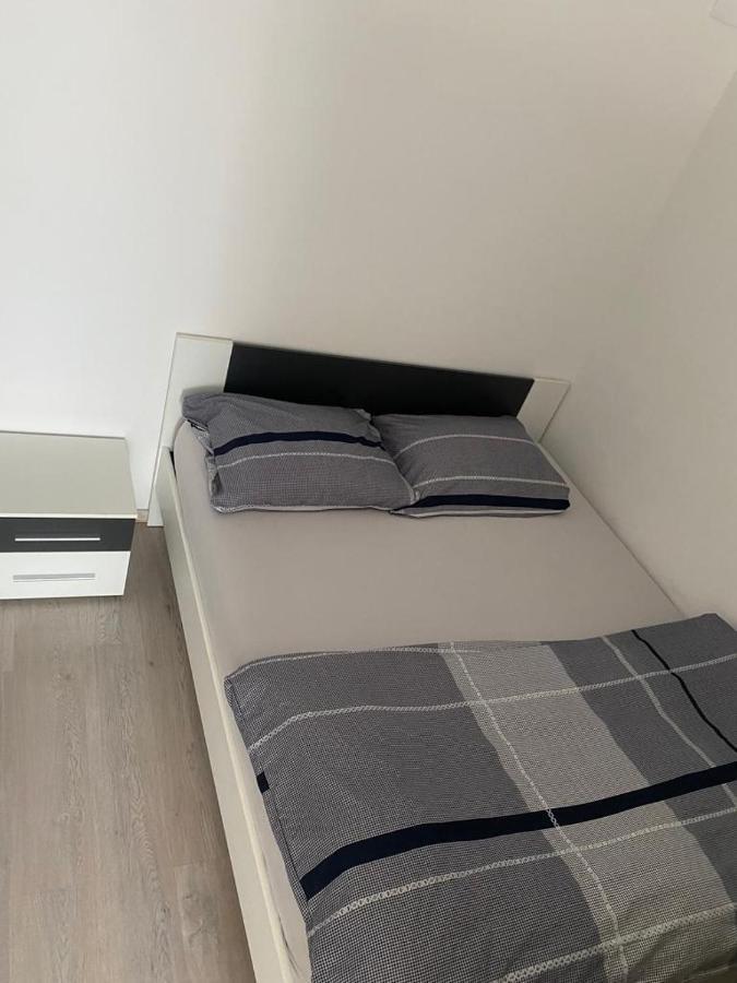 Apartamento Stan Vrbani Zagreb Exterior foto